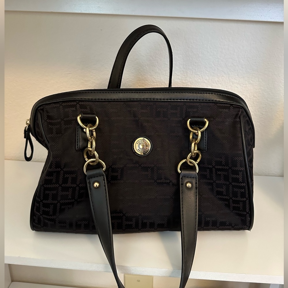 Preloved, Tommy Hilfiger, medium/small, shoulder bag, black and gold pur…